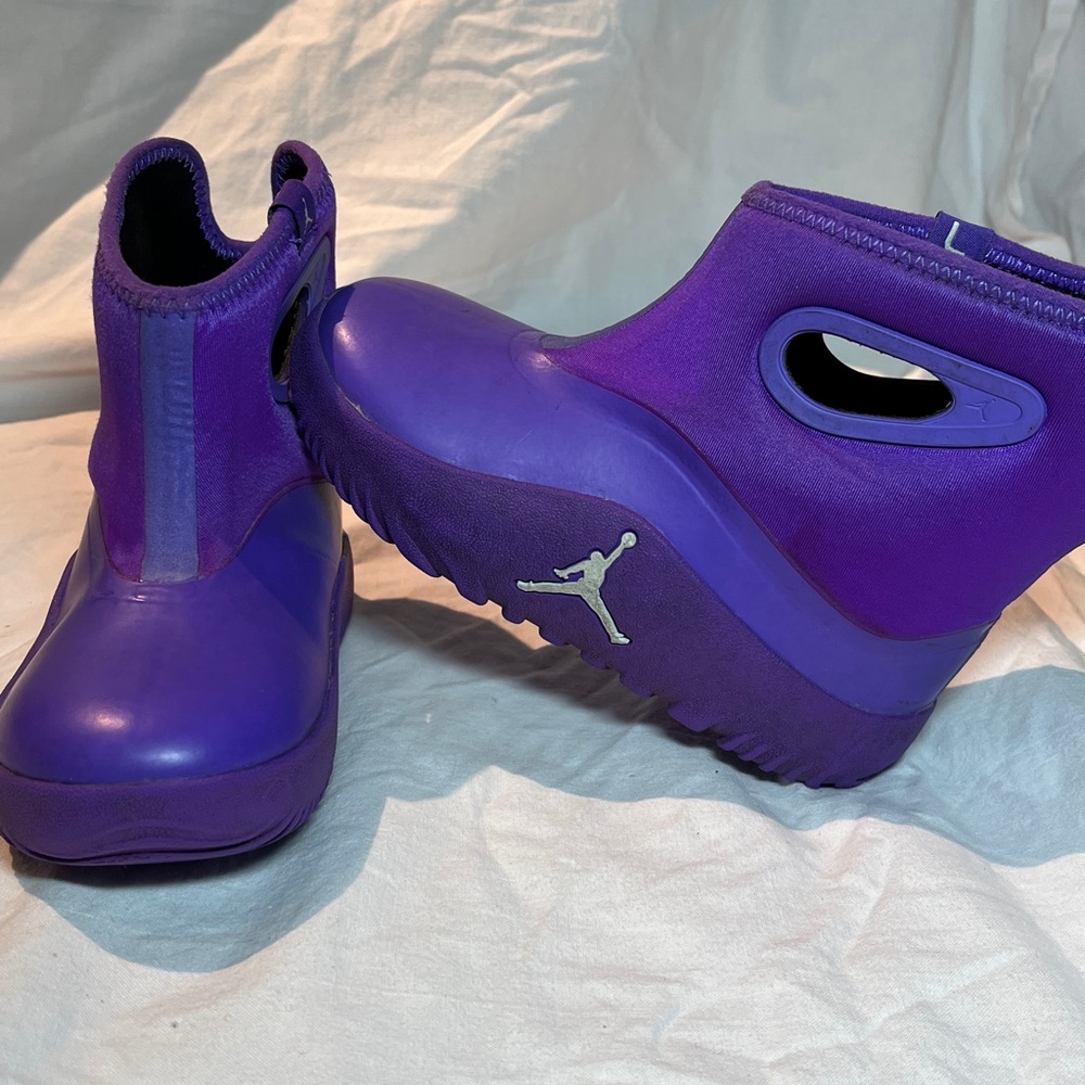 Air Jordan Lil Drip Purple Venom Rain Boots, size child 10